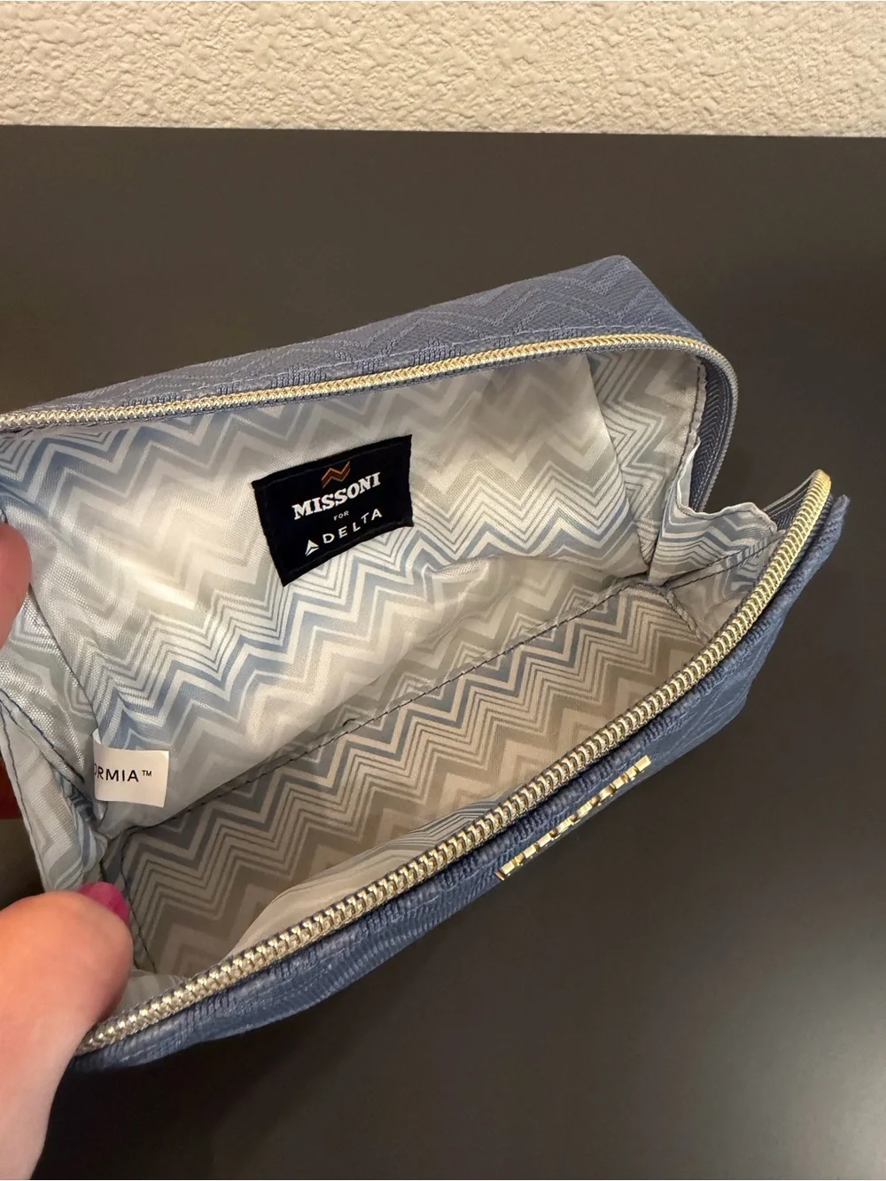 Missoni Delta Luxury Blue Chevron Gold Logo Travel Cosmetic Case Bag NWOT